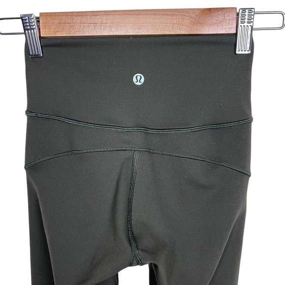 Lululemon In Movement 7/8 Tight *Everlux 25"
Dark Olive (First Release) 2 - Picture 6 of 9